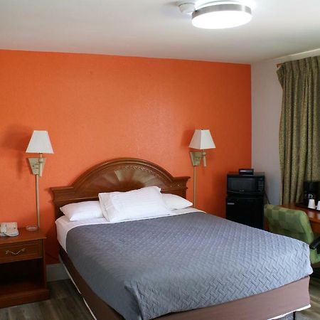 Whispering Pines Motel - Asheville Bagian luar foto