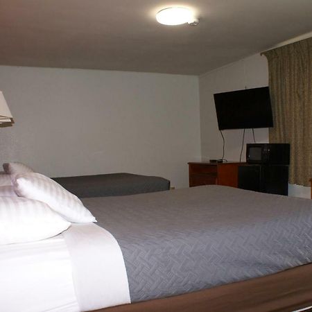 Whispering Pines Motel - Asheville Bagian luar foto