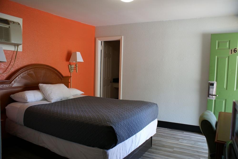 Whispering Pines Motel - Asheville Bagian luar foto