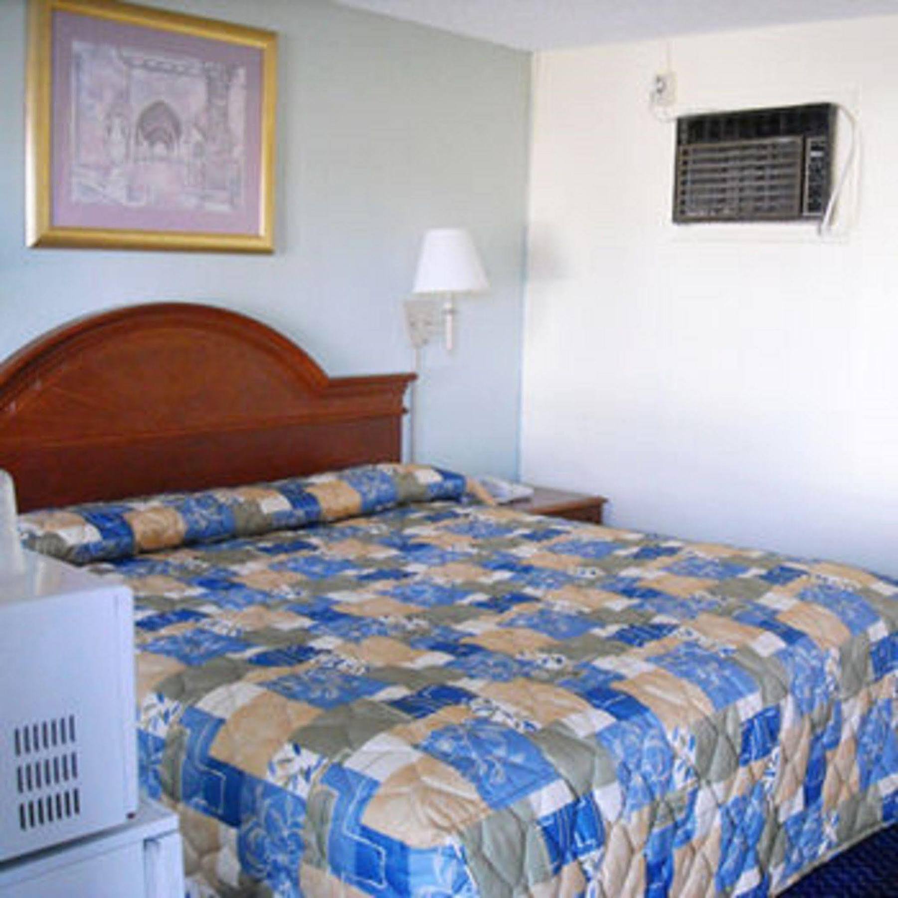 Whispering Pines Motel - Asheville Ruang foto