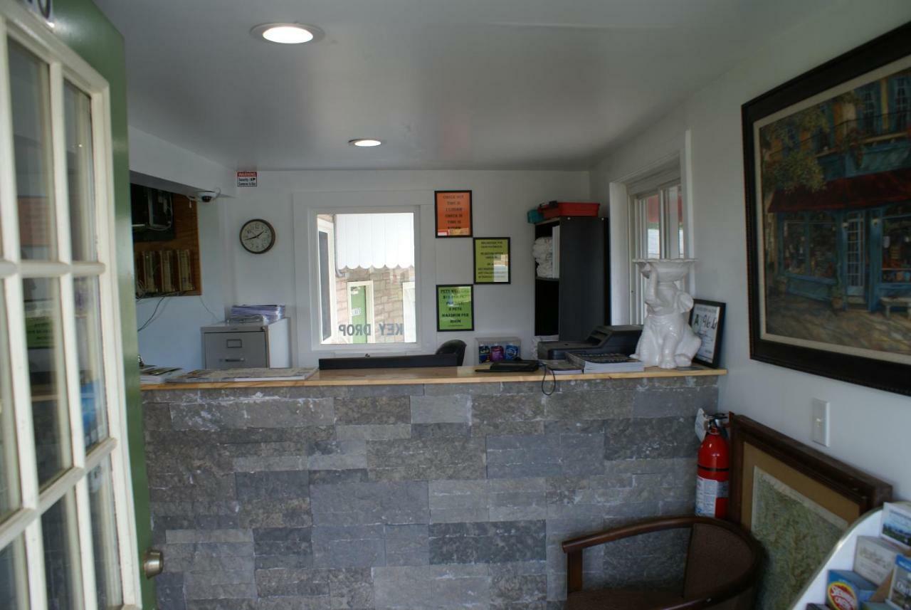 Whispering Pines Motel - Asheville Bagian luar foto